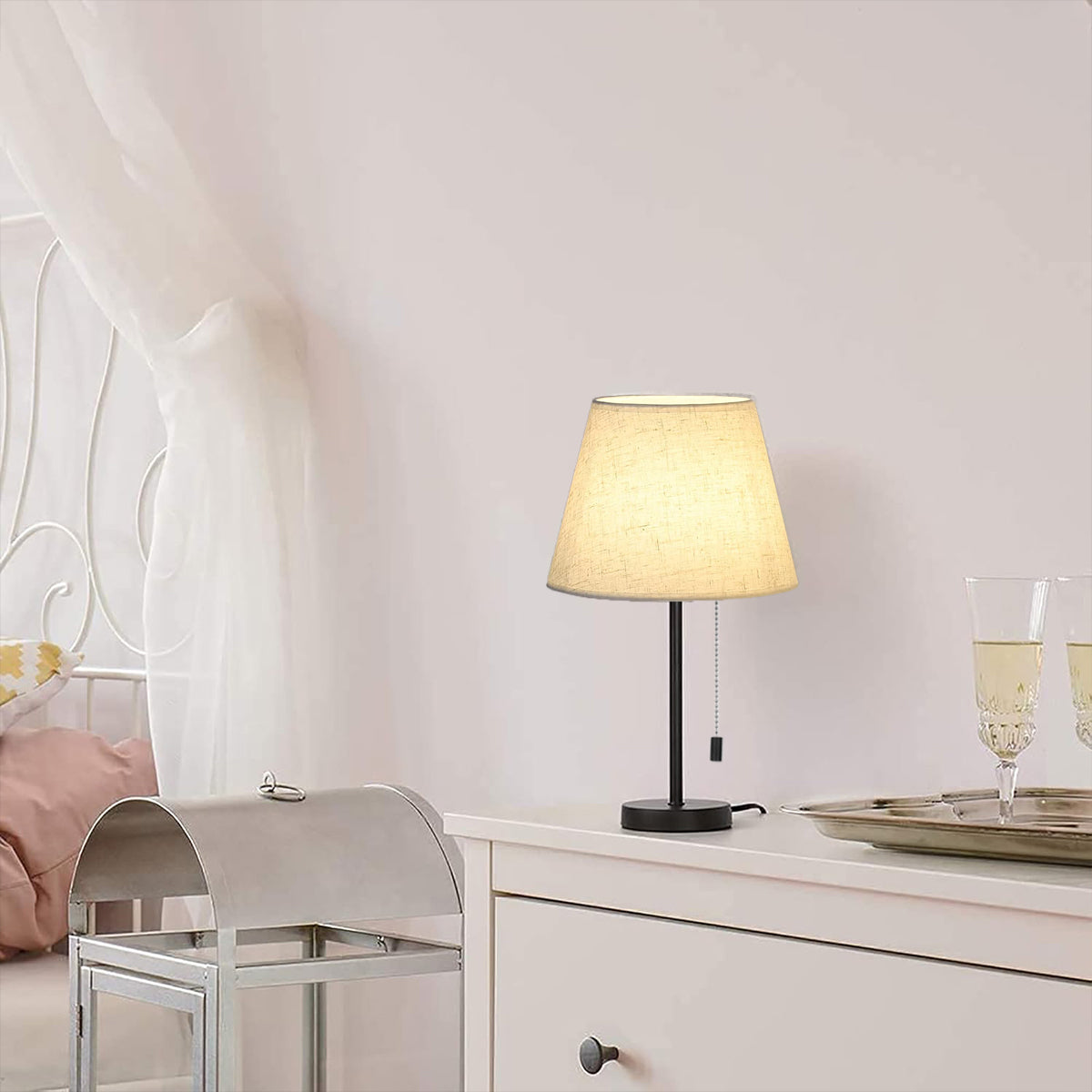 Modern Table Lamp with Pull Chain for Hotel Bedside Reading Light
