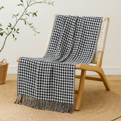 Black White Houndstooth Bed Runner for Hotel Rooms