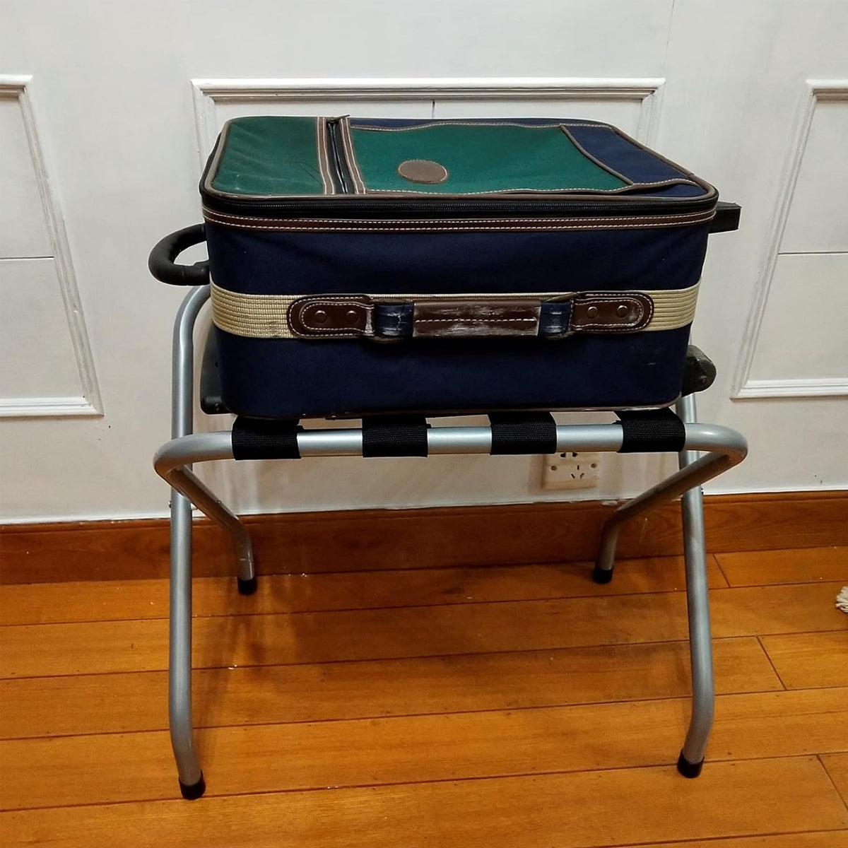 Hotel Foldable Stainless Steel Luggage Rack with Anti Slip Straps