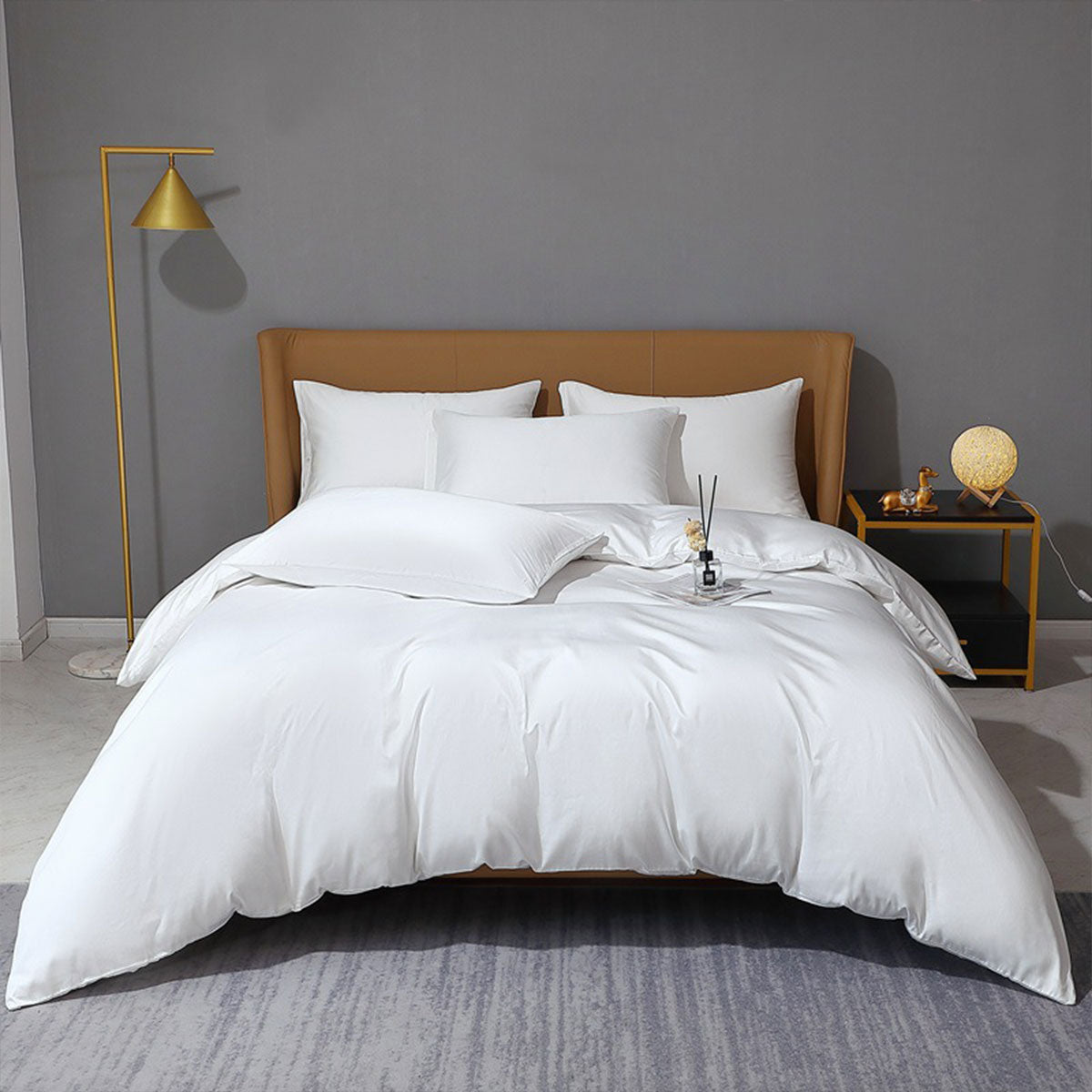 White Duvet Cover Soft Fabric Easy Care for Hotels and Homes