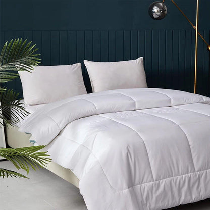 Luxury Hotel Microfiber Down Alternative Quilt Comforter
