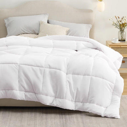 Luxury Hotel Microfiber Down Alternative Quilt Comforter